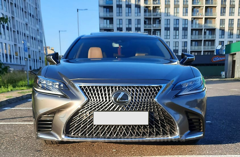 Аренда авто Lexus LS500 с водителем в Киеве