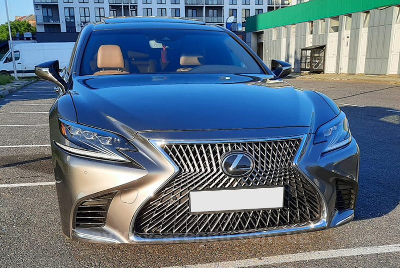 Аренда авто Lexus LS500 с водителем в Киеве