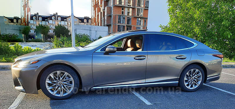 Аренда авто Lexus LS500 с водителем в Киеве