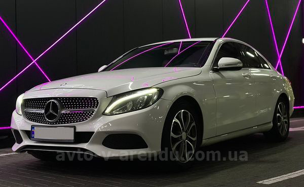 Аренда авто с водителем Mercedes-Benz C300 white