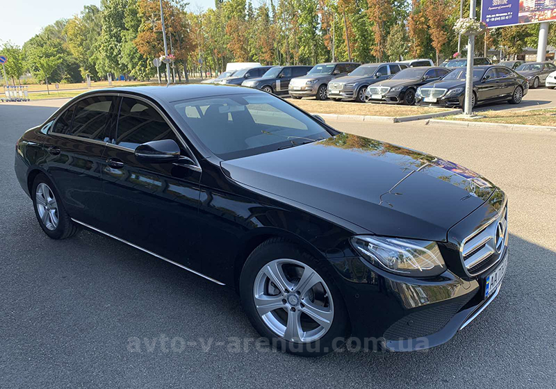 Аренда авто с водителем Mercedes-Benz W213 черный