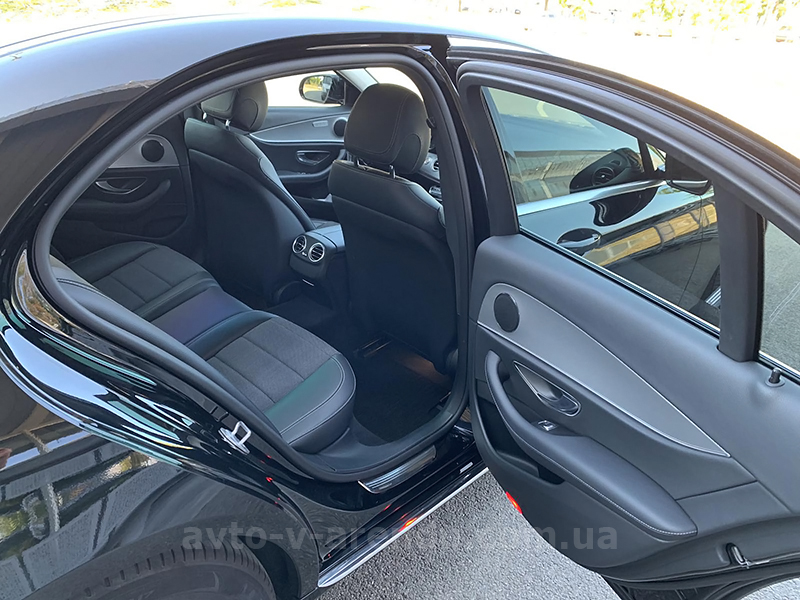 Аренда авто с водителем в Киеве Mercedes-Benz W213