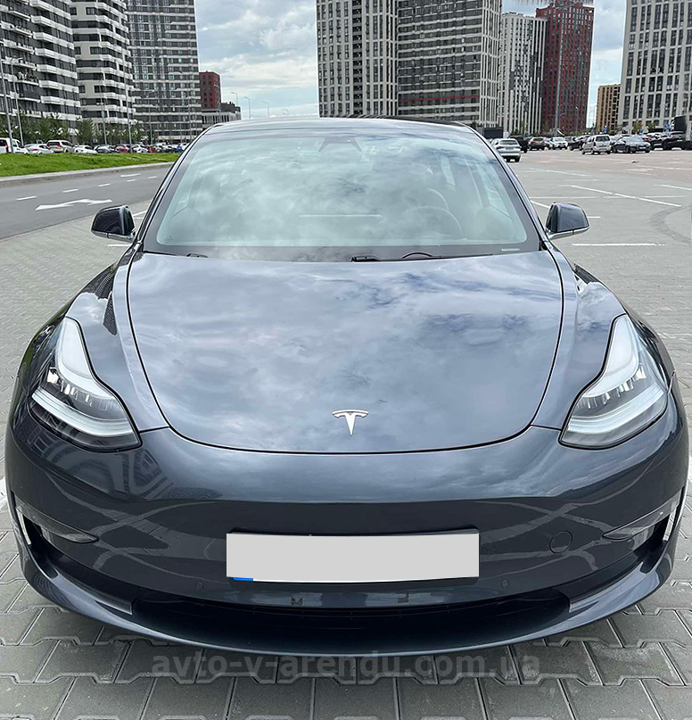 Аренда электромобиля TESLA Model 3 Long range графит с водителем в Киеве