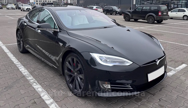 Аренда авто с водителем TESLA Model S Performance черная
