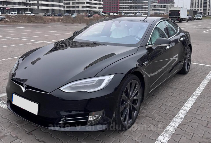 Аренда электромобиля TESLA Model S Performance черная с водителем, прокат авто ТЕСЛА Model S без водителя в Киеве