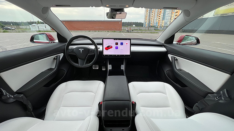 Аренда электромобиля TESLA Model 3 75D красная