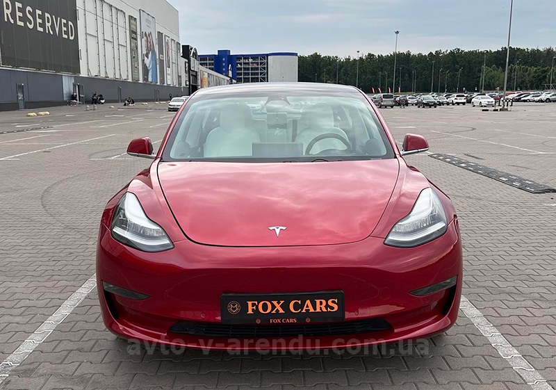 Аренда электромобиля TESLA Model 3 75D красная