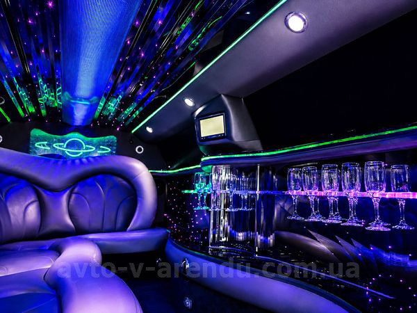 Прокат лимузина Chrysler 300C Rolls-Royse Phantom Galaxy с водителем в Киеве