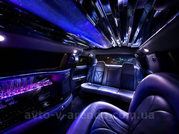 Прокат лимузина Chrysler 300C Rolls-Royse Phantom Galaxy с водителем в Киеве