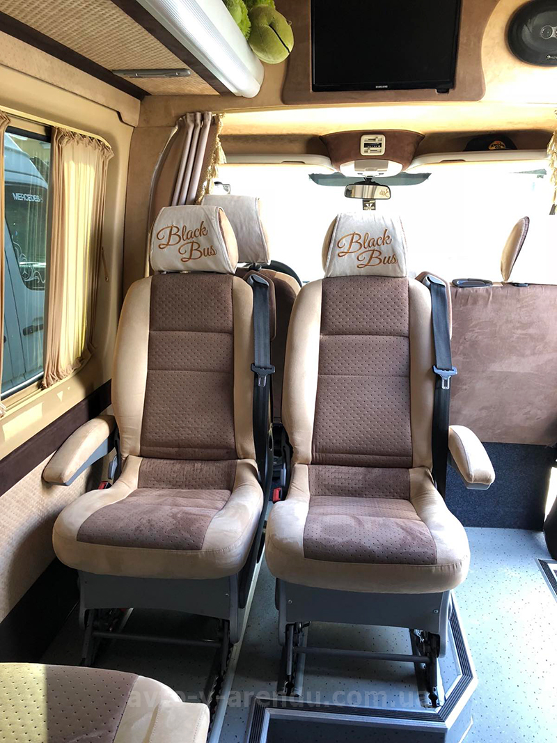 Аренда микроавтобуса с водителем в Киеве Mercedes Sprinter черный на 10 мест