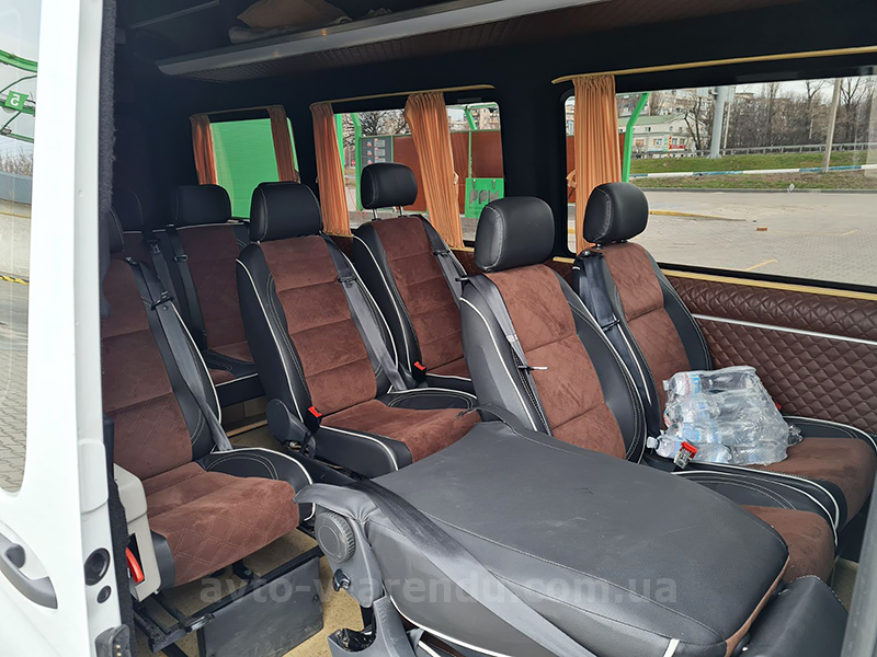 Аренда микроавтобуса с водителем в Киеве Mercedes Sprinter белый на 12 мест