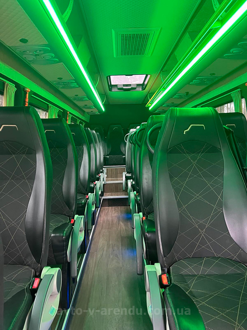 Аренда микроавтобуса Mercedes Sprinter 23 места с водителем в Киеве