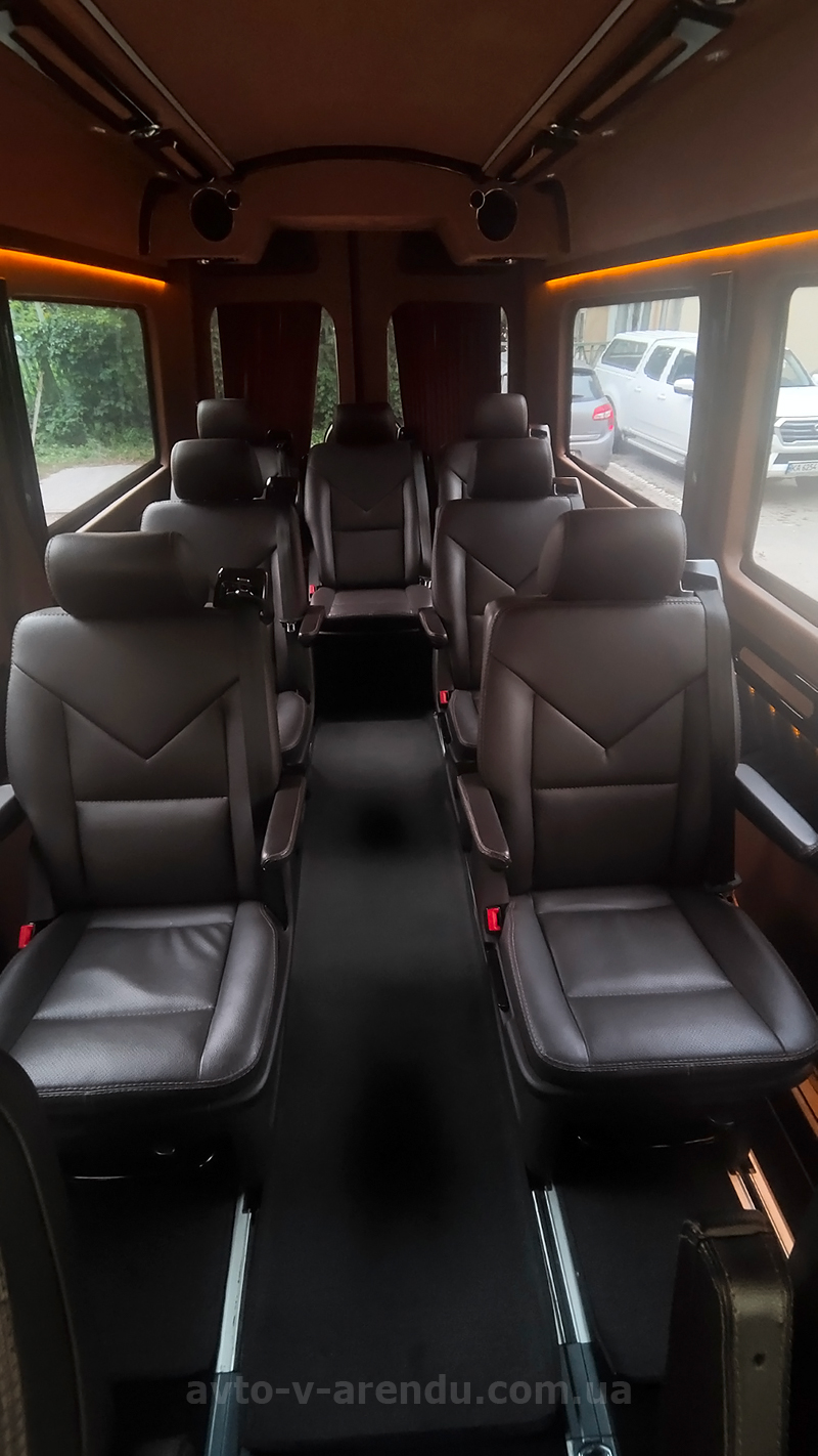 Аренда микроавтобуса в Киеве и в Европу  Mercedes Sprinter VIP черный на 8 мест