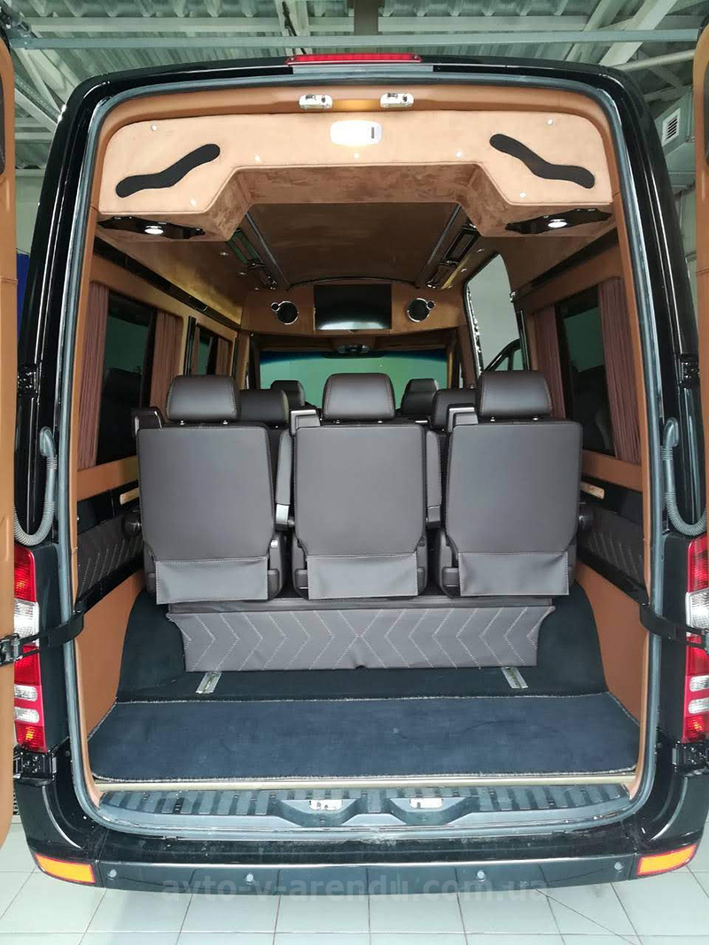 Аренда микроавтобуса в Киеве и в Европу Mercedes Sprinter VIP черный на 8 мест