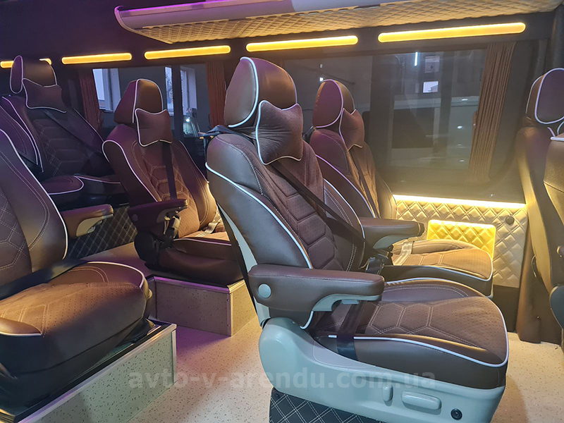 Аренда микроавтобуса с водителем в Киеве Mercedes Sprinter VIP белый на 8-12 мест