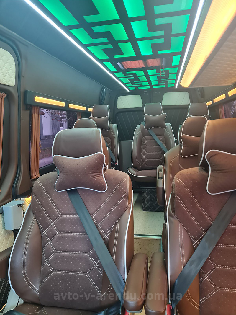 Аренда микроавтобуса с водителем в Киеве Mercedes Sprinter VIP белый на 8-12 мест