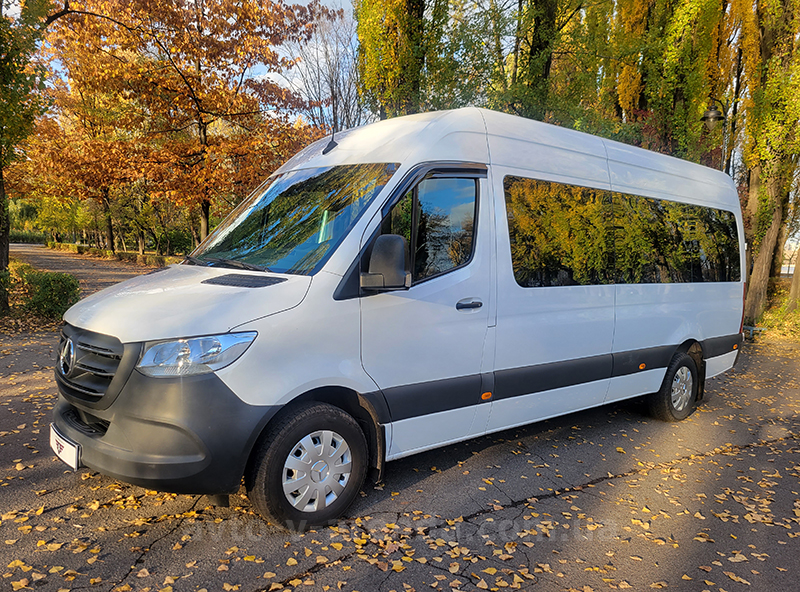 Аренда микроавтобуса с водителем в Киеве Mercedes Sprinter VIP белый на 8-12 мест