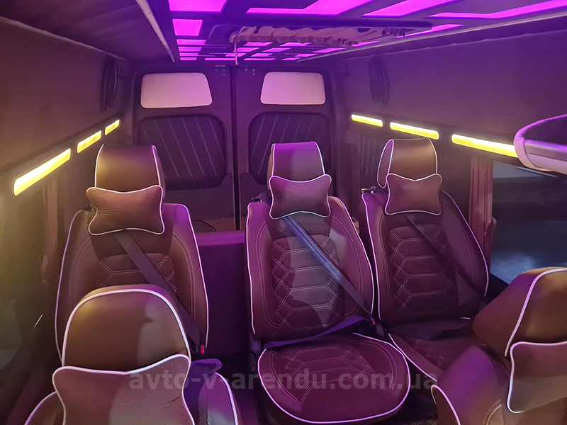 Аренда микроавтобуса с водителем в Киеве Mercedes Sprinter VIP белый на 8-12 мест