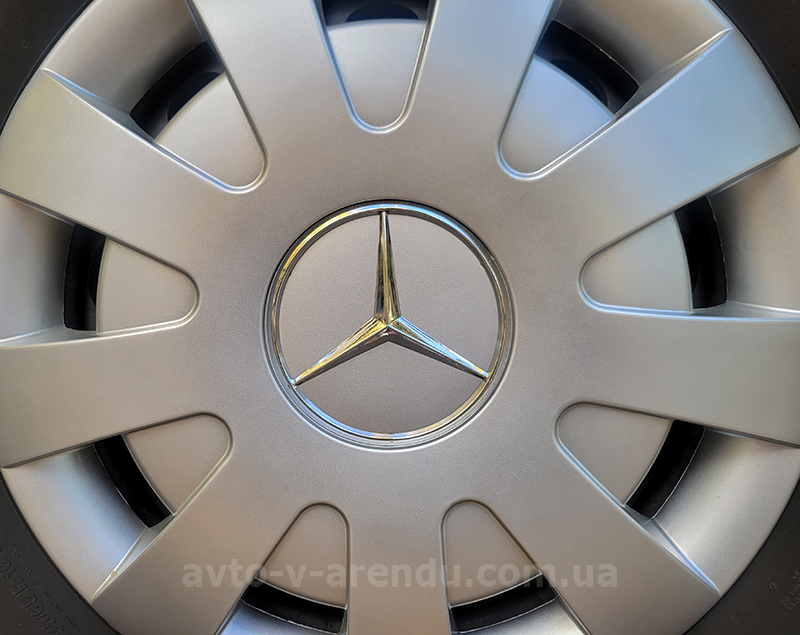 Аренда микроавтобуса с водителем в Киеве Mercedes Sprinter VIP белый на 8-12 мест