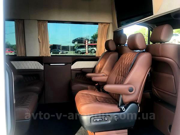 Аренда микроавтобуса Mercedes Sprinter VIP белый на 8 мест с водителем и без водителя в Киеве