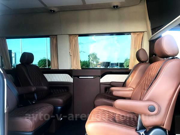 Аренда микроавтобуса Mercedes Sprinter VIP белый на 8 мест с водителем и без водителя в Киеве
