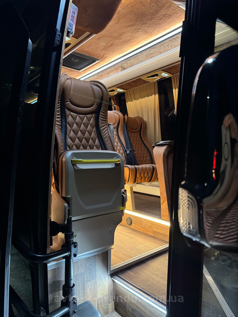 Аренда микроавтобуса Mercedes Sprinter HD 907 черный на 20 мест с водителем в Киеве