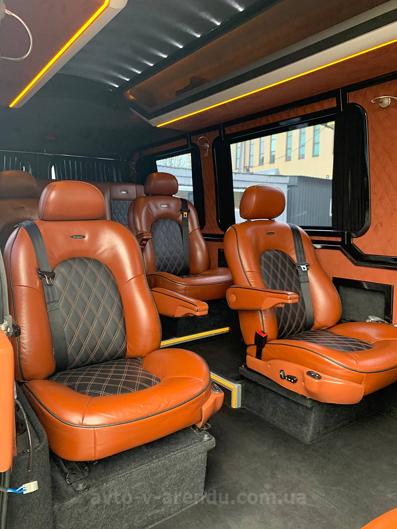 Аренда микроавтобуса с водителем в Киеве Mercedes Sprinter VIP на 11 мест