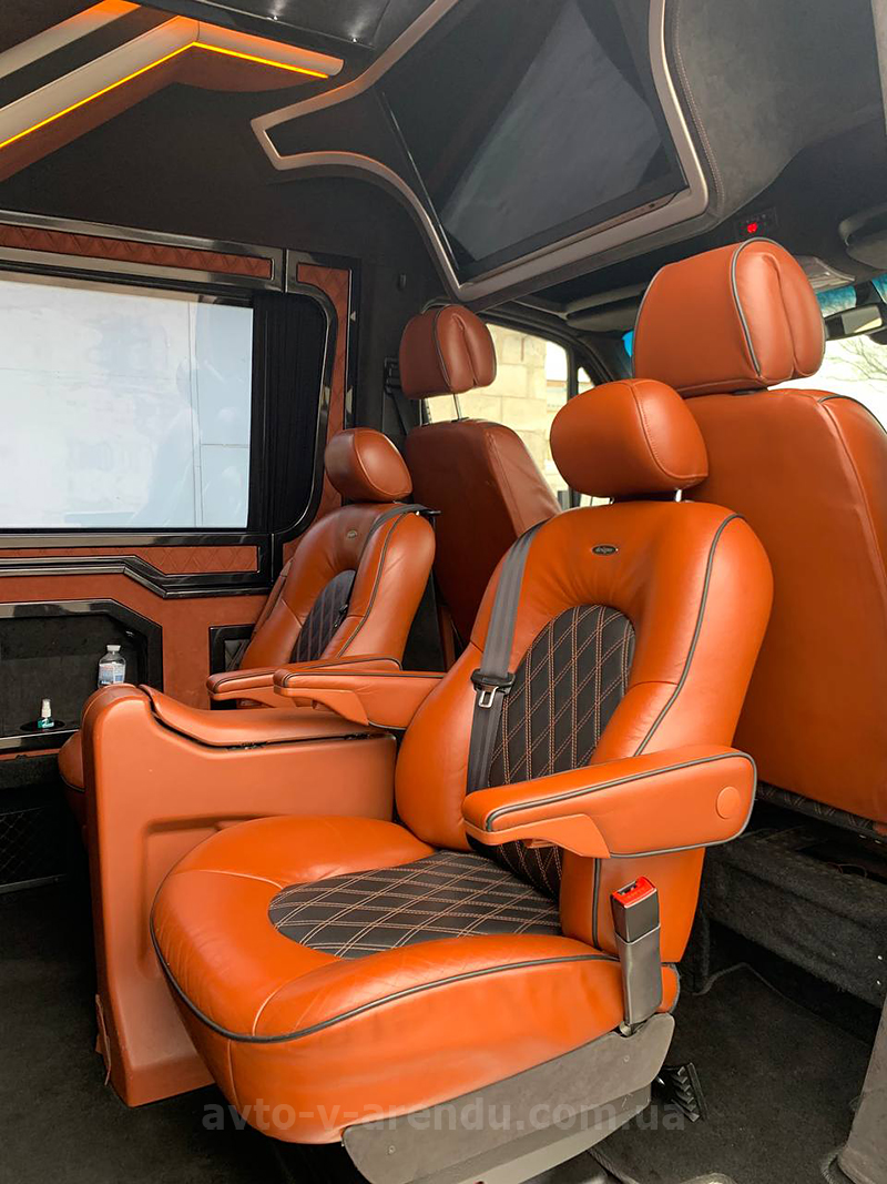 Аренда микроавтобуса с водителем в Киеве Mercedes Sprinter VIP на 11 мест
