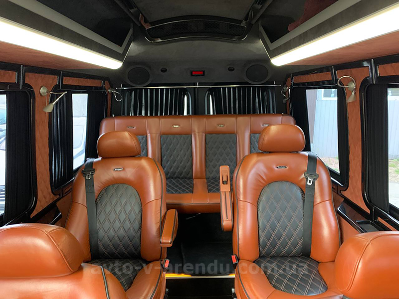 Аренда микроавтобуса с водителем в Киеве Mercedes Sprinter VIP на 11 мест