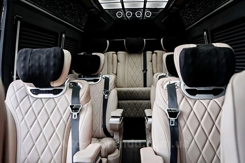 Аренда микроавтобуса Mercedes-Benz Sprinter VIP+ 2025 черный на 8 мест с водителем в Киеве