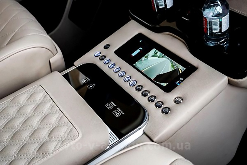 Аренда микроавтобуса Mercedes-Benz Sprinter VIP+ 2025 черный на 8 мест с водителем в Киеве