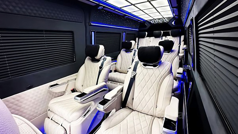 Аренда микроавтобуса Mercedes-Benz Sprinter VIP+ 2025 черный на 8 мест с водителем в Киеве