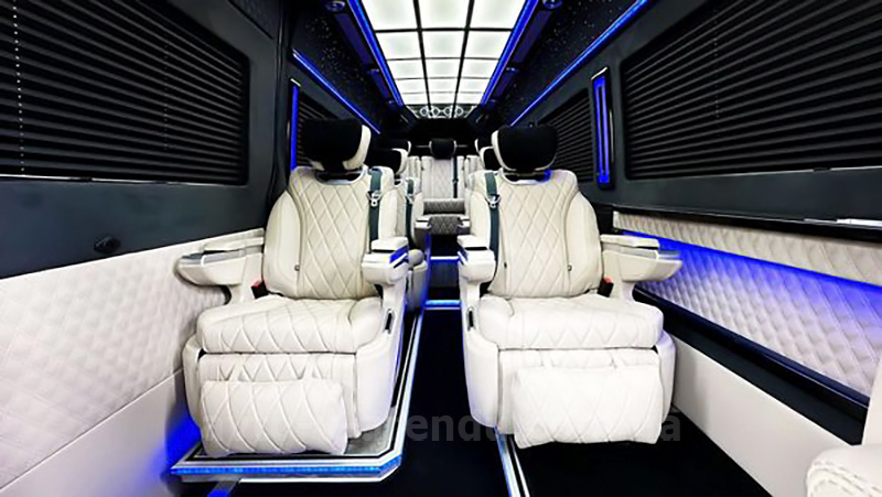 Аренда микроавтобуса Mercedes-Benz Sprinter VIP+ 2025 черный на 8 мест с водителем в Киеве