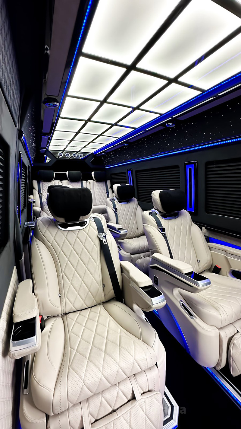 Аренда микроавтобуса Mercedes-Benz Sprinter VIP+ 2025 черный на 8 мест с водителем в Киеве