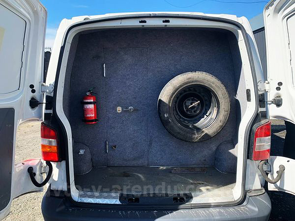 Аренда микроавтобуса Volkswagen T6 бронированный с водителем и без водителя в Киеве