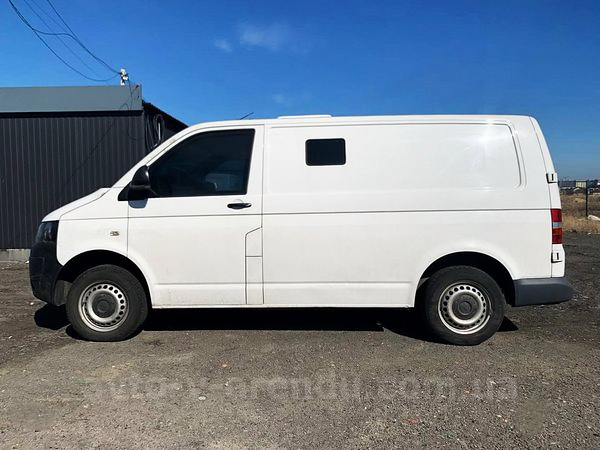 Аренда микроавтобуса Volkswagen T6 бронированный с водителем и без водителя в Киеве