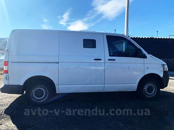 Аренда микроавтобуса Volkswagen T6 бронированный с водителем и без водителя в Киеве