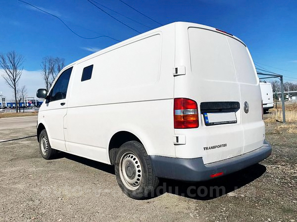Аренда микроавтобуса Volkswagen T6 бронированный с водителем и без водителя в Киеве