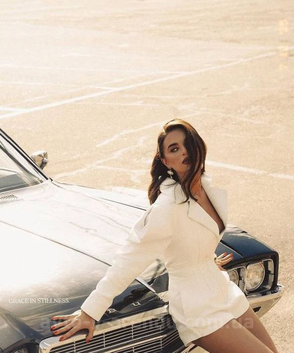 Аренда ретро авто Buick Skylark Custom на съемки видеороликов и фотосессий с водителем в Киеве