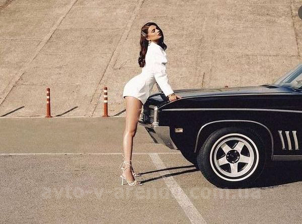 Аренда ретро авто Buick Skylark Custom на съемки видеороликов и фотосессий с водителем в Киеве