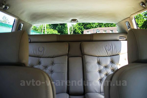 Аренда ретро авто с водителем в Киеве Cadillac Fleetwood  белый