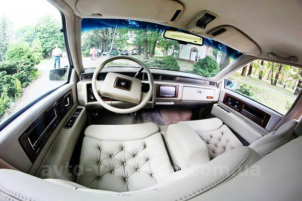 Аренда ретро авто с водителем в Киеве Cadillac Fleetwood  белый