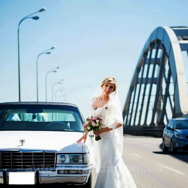 Аренда ретро авто с водителем в Киеве Cadillac Fleetwood  белый