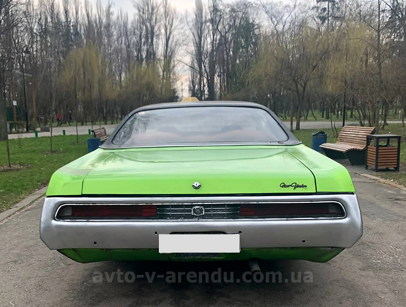 Аренда ретро авто Chrysler New York с водителем в Киеве