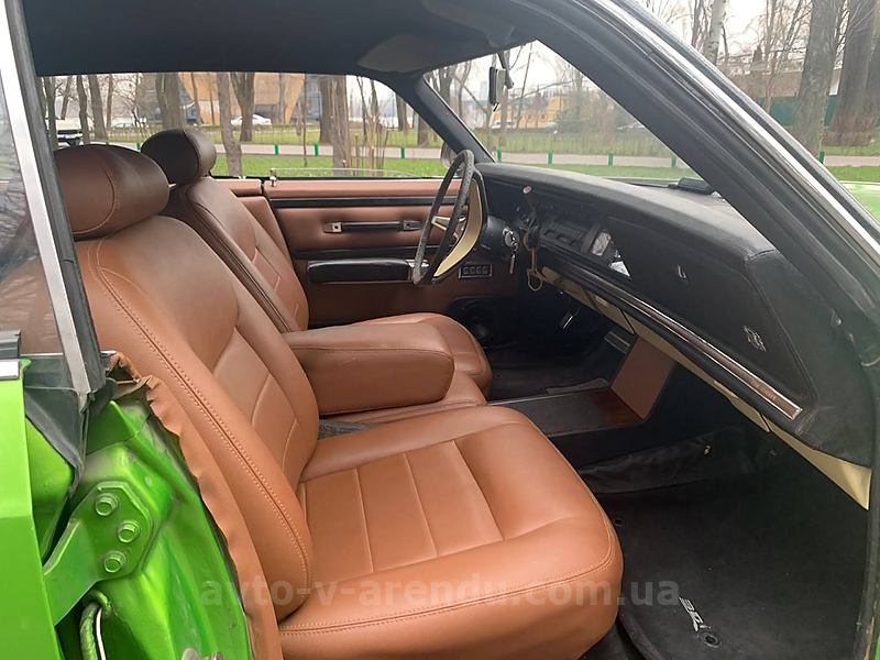 Аренда ретро авто Chrysler New York с водителем в Киеве