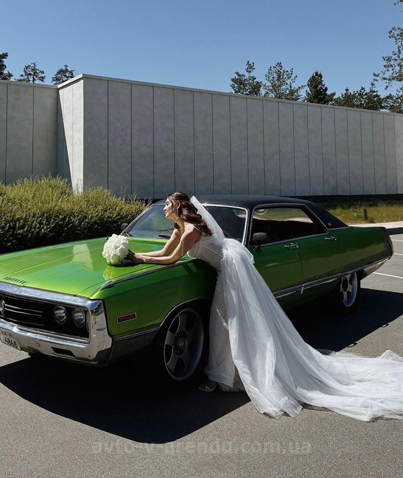 Аренда ретро авто Chrysler New York с водителем в Киеве