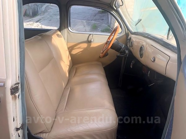 Аренда ретро авто Lincoln Zephyr с водителем в Киеве