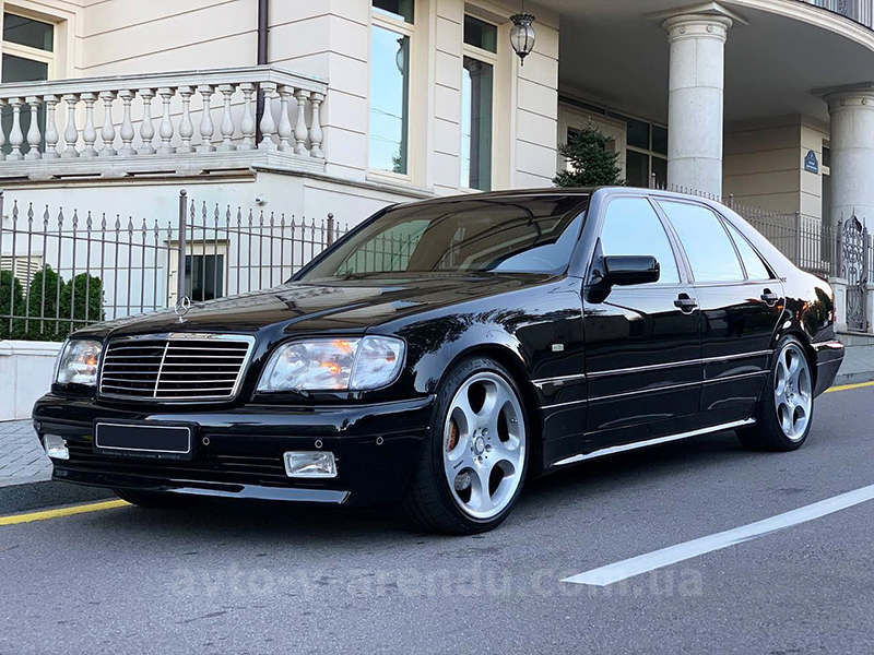 Аренда ретро авто Mercedes W140 S600 S7.3 V12 Brabus черный с водителем в Киеве
