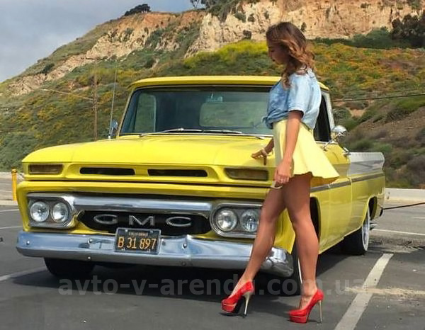 Аренда ретро авто пикап GMC Food Truck yellow на съемки с водителем в Киеве
