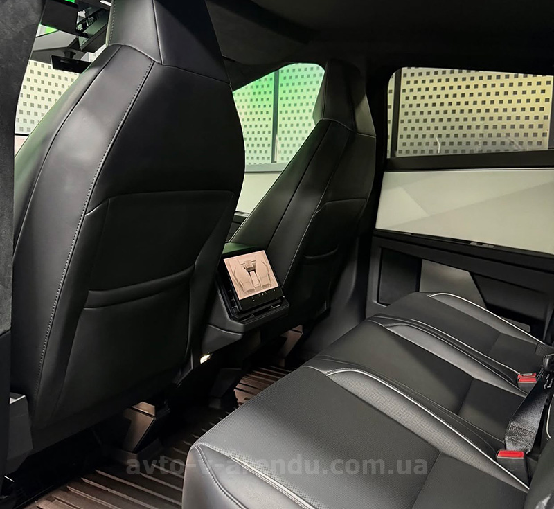 Аренда Tesla Cybertruck pickup черный с водителем. Прокат авто Тесла Кибертрак пикап без водителя в Киеве